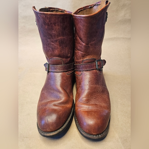 RARE Vintage UGG Men engineer boots brown leather. size 12 main image 6